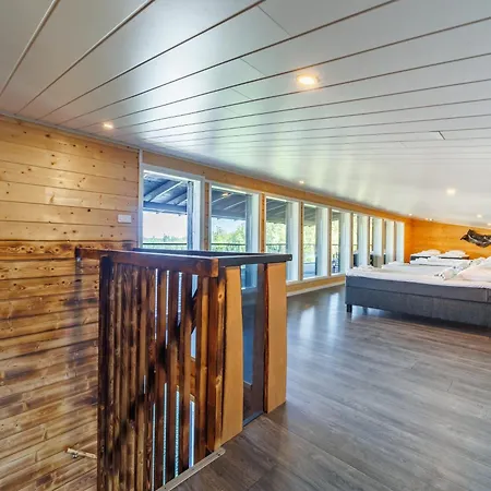 Hirvi Вилла Састамала