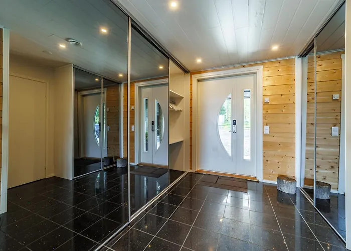 Вилла Hirvi Састамала